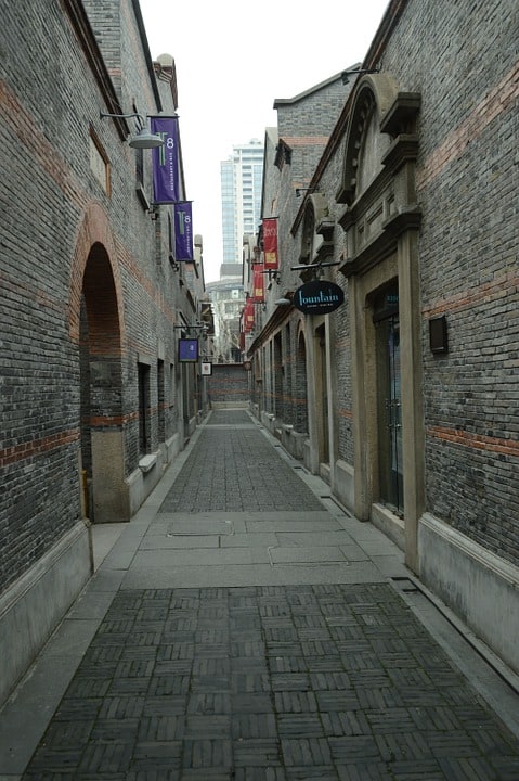 Xintiandi består av gamle og ærverdige bygninger.