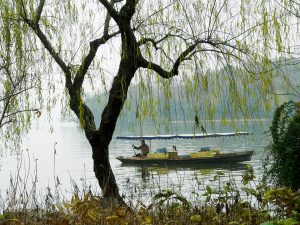 Båtturer på West Lake kan unngås.